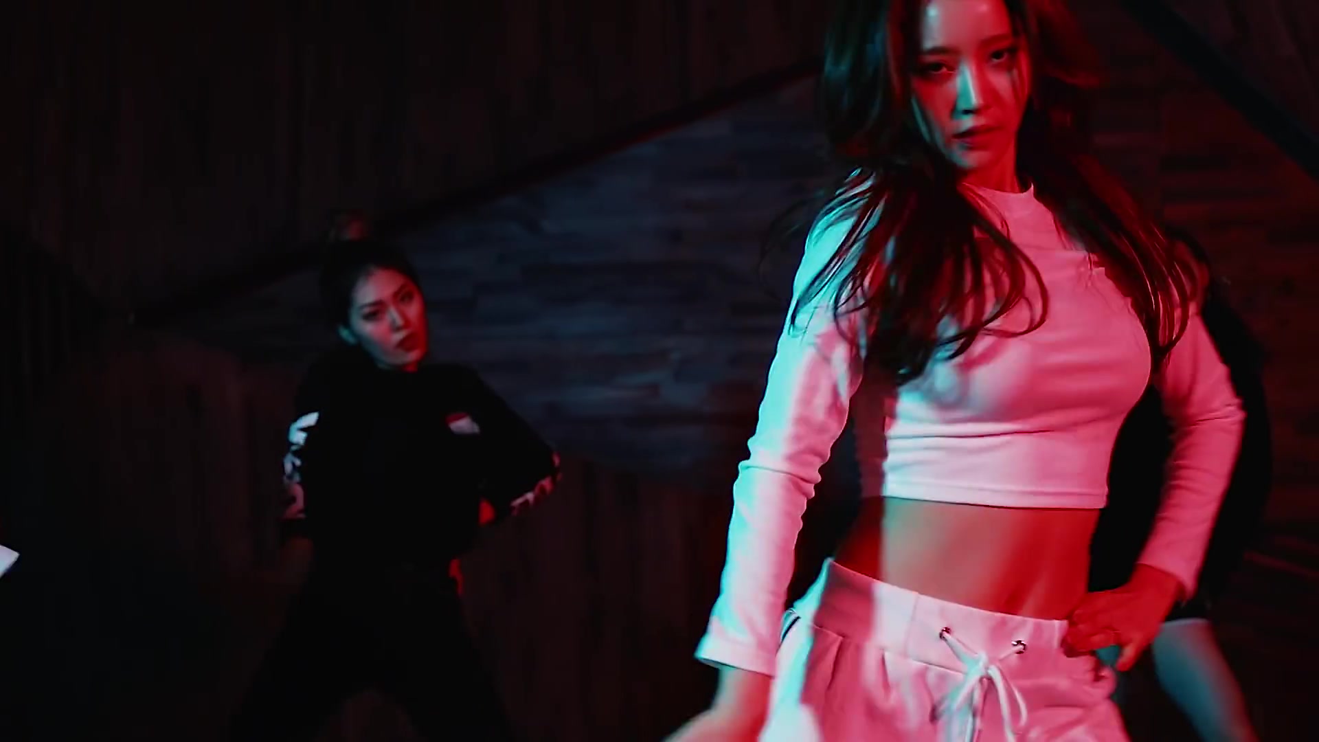 【止不住的性感】韩国女团HELLOVENUS翻跳卡妹冠军单曲Havana